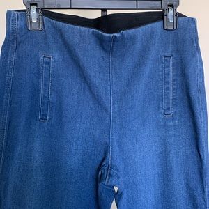 Chico NWT pull up straight jeans. Excellent condition.